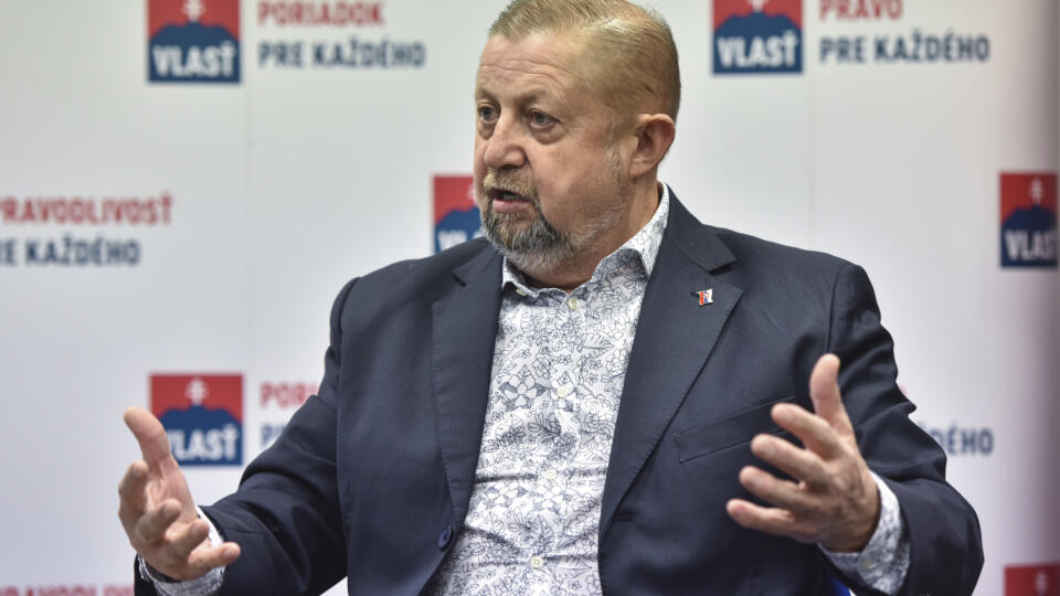 Na snímke predseda politickej strany Vlasť Štefan Harabin počas rozhovoru pre TASR pred februárovými parlamentnými voľbami, 10. februára 2020 v Bratislave. FOTO TASR - Pavol Zachar