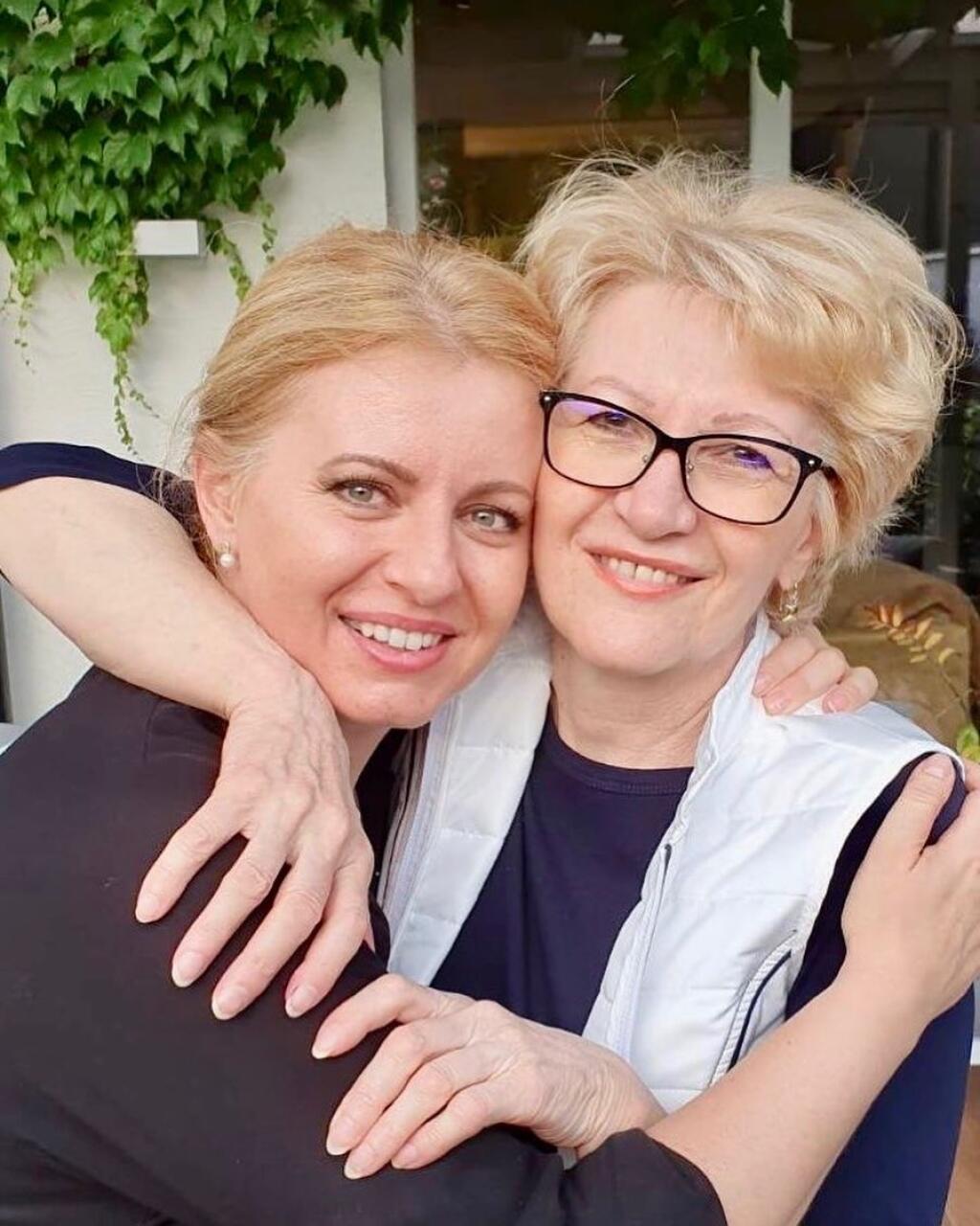 Prezidentka SR Zuzana Čaputová s milovanou maminou.