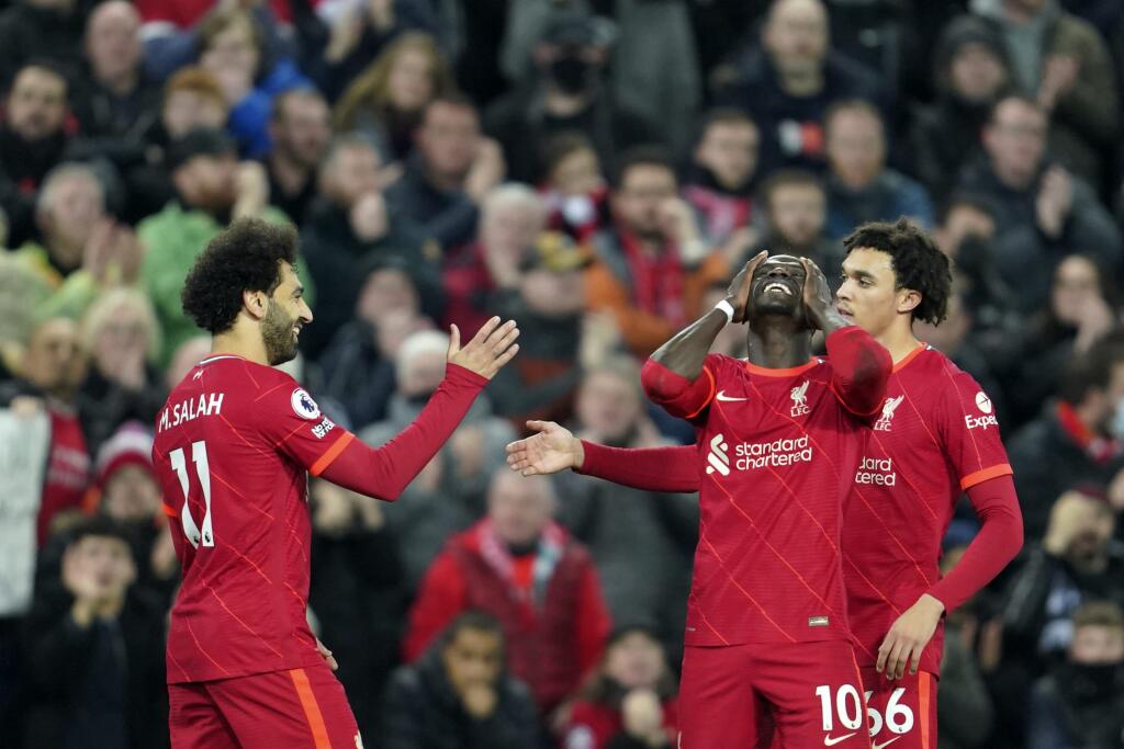 V izolácii sú i traja hráči - Alisson Becker, Joel Matip a Roberto Firmino. Vedenie Liverpoolu požiadalo o odklad štvrtkového semifinálového zápasu anglického Ligového pohára na pôde Arsenalu Londýn.