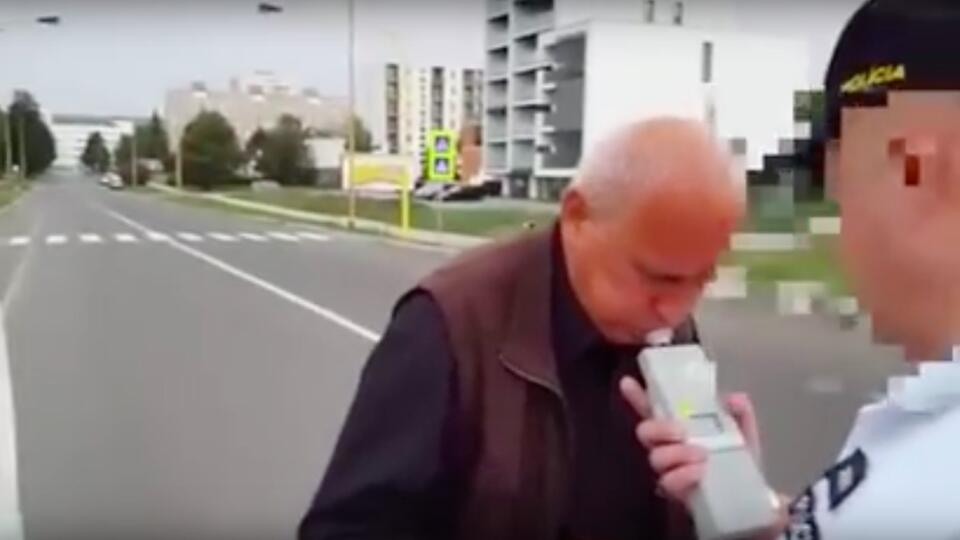 Dedo Vladimír (70) je známy z videa, ktoré sa stalo hitom internetu. 