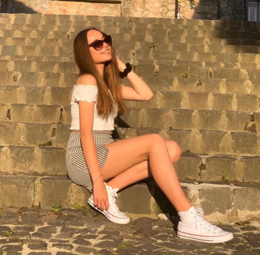 Zara Demitrová sa venovala atletike.