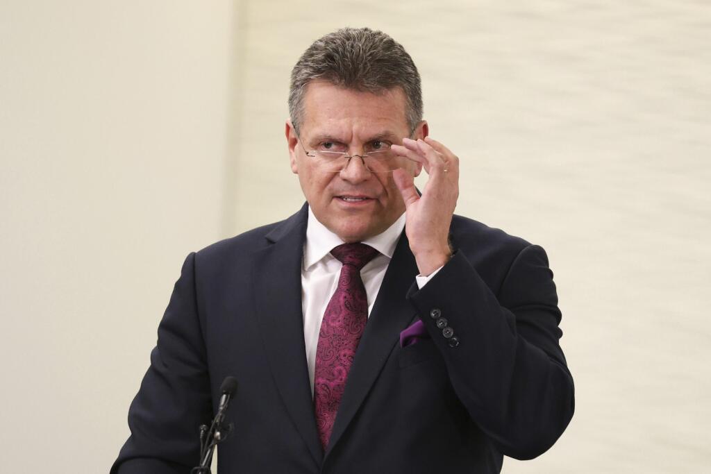 WA 5 Londýn - Podpredseda Európskej komisie (EK) Maroš Šefčovič reční v Európskom dome v Londýne v piatok 12. novembra 2021. Maroš Šefčovič a britský vyjednávač pre brexit David Frost sa stretli v Londýne po štyroch týždňoch rokovaní, ktoré nepriniesli dohodu  ohľadne osobitného režimu pre Severné Írsko po brexite. FOTO TASR/AP

EU Commission Vice President Maros Sefcovic speaks at Europe House in London, Friday Nov. 12, 2021, after EU/UK talks at Lancaster House. David Frost for Britain and Mar
