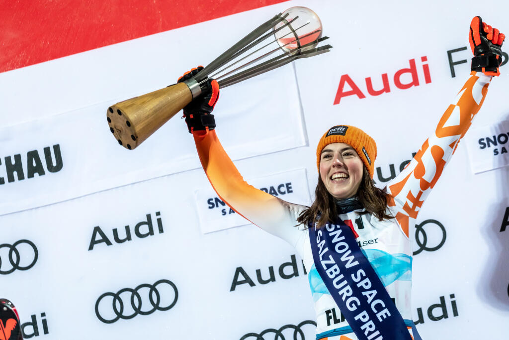 Druhé kolo nočného slalomu v rakúskom Flachau. Na snímke je slovenská lyžiarka Petra Vlhová.