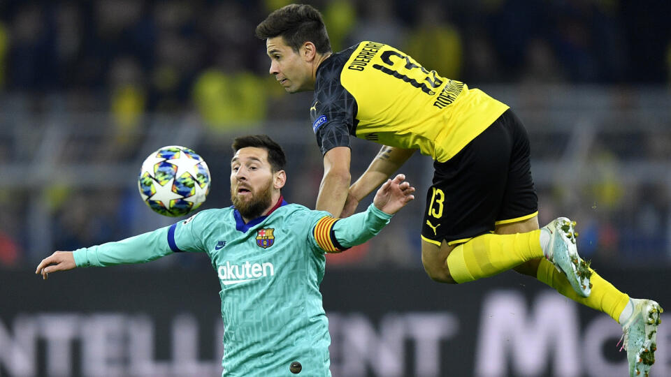 Bez gólov sa skončil duel v F-skupine medzi Borussiou Dortmund a FC Barcelona.