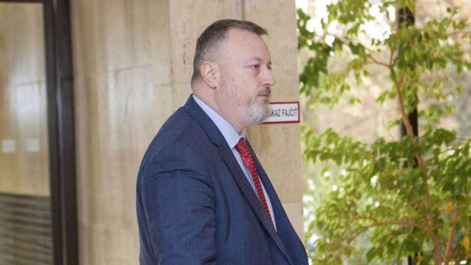 Na snímke dočasne poverený minister práce, sociálnych vecí a rodiny SR Milan Krajniak počas príchodu na 133. rokovanie vlády SR 31. januára 2023 v Bratislave. FOTO TASR - Pavol Zachar