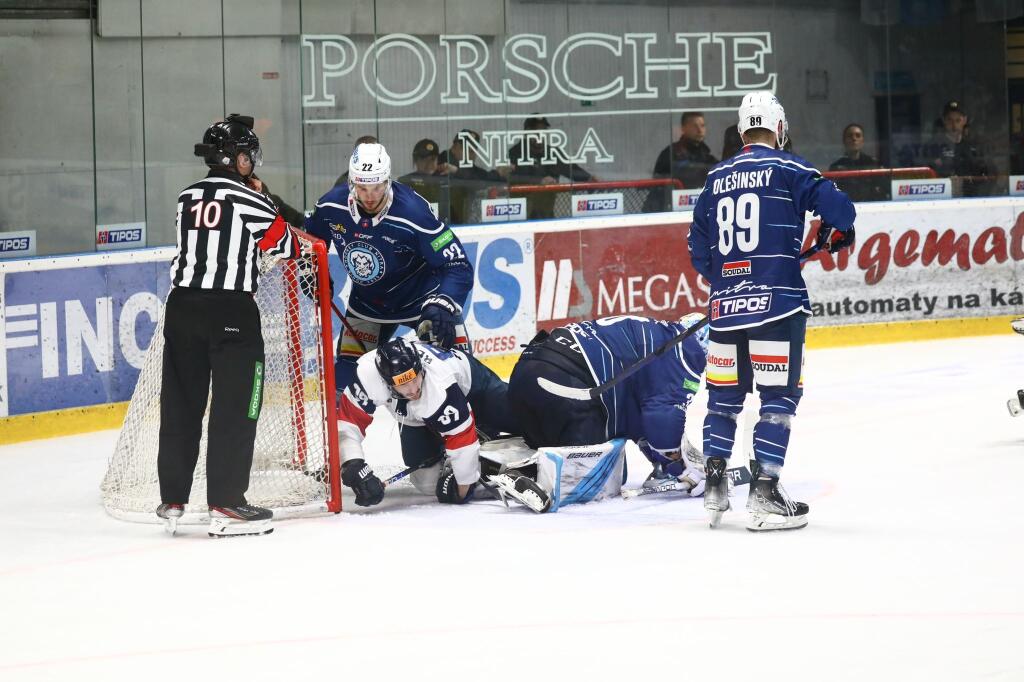 HK Nitra a HC Slovan Bratislava v šiestom finálnom zápase Tipos extraligy