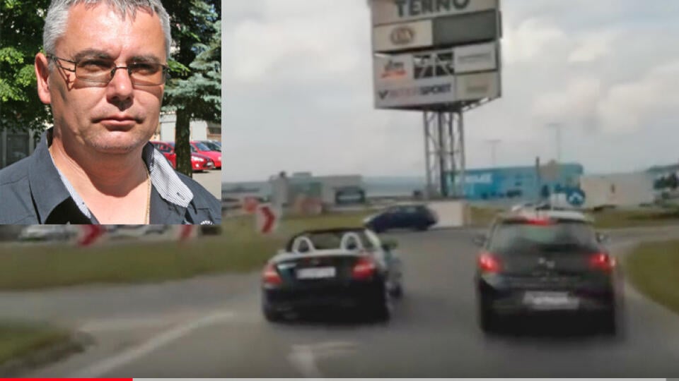 Boris Záhumenský kabrioletom blokoval jazdu záchranky.