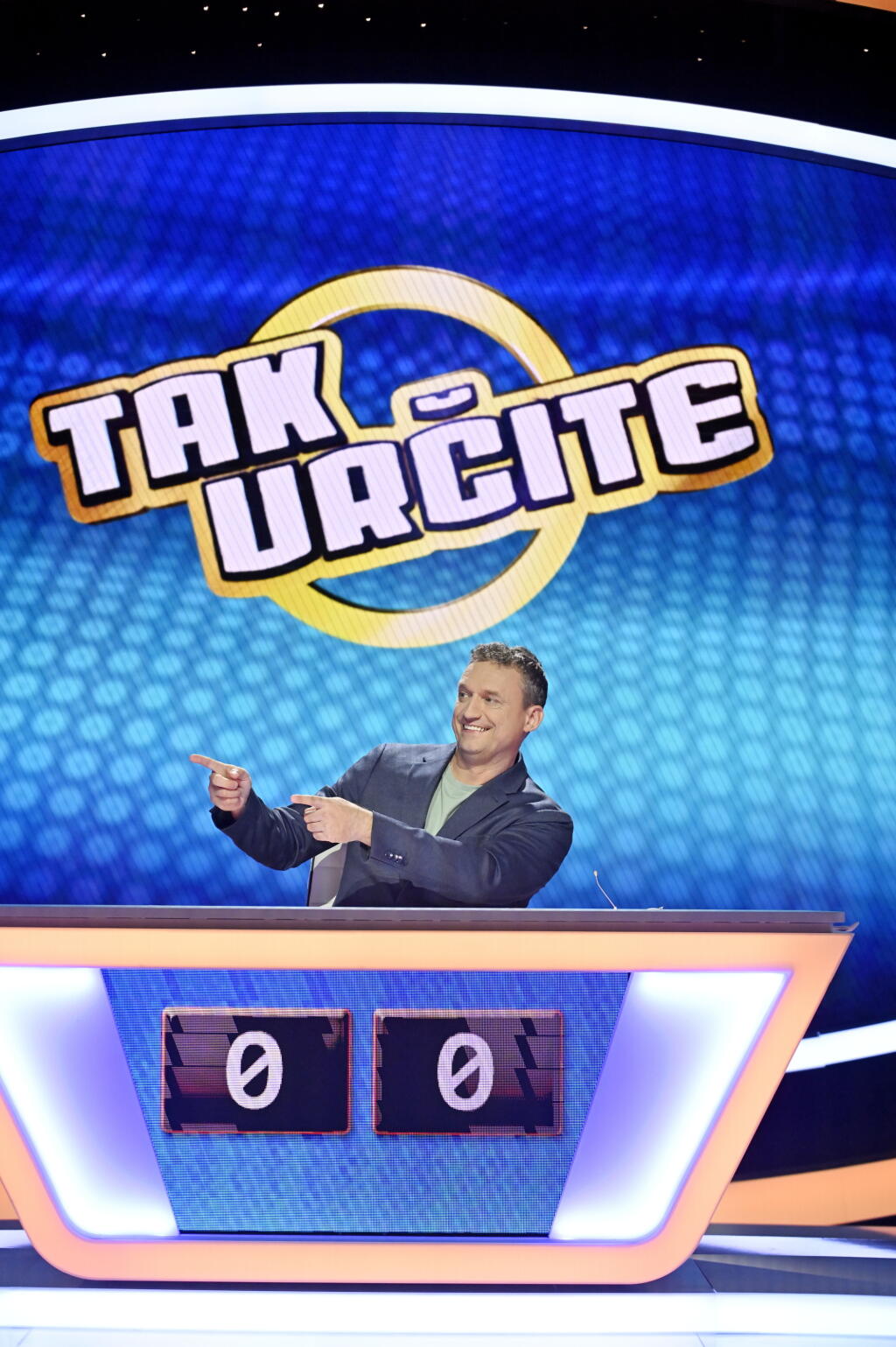 Marcel Forgáč moderuje šou Tak určite.