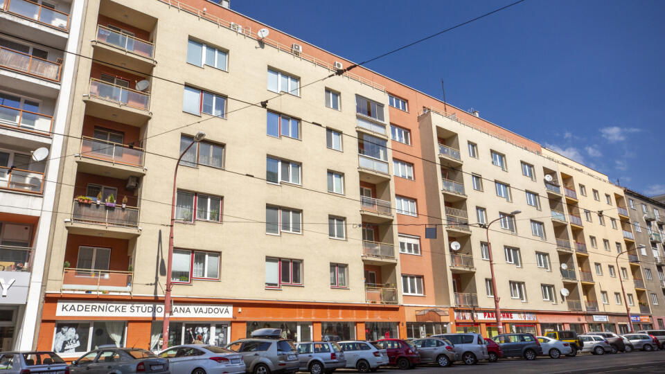 Budova bytového domu na Krížnej ulici
