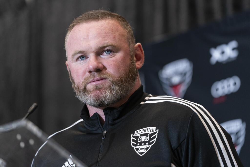 Wayne Rooney má za sebou poriadne hektickú mladosť, časom však dospel a prežil úspešnú futbalovú kariéru. Aktuálne sa pokúša o úspech aj na trénerskej lavičke, od leta vedie zámorský klub DC United.