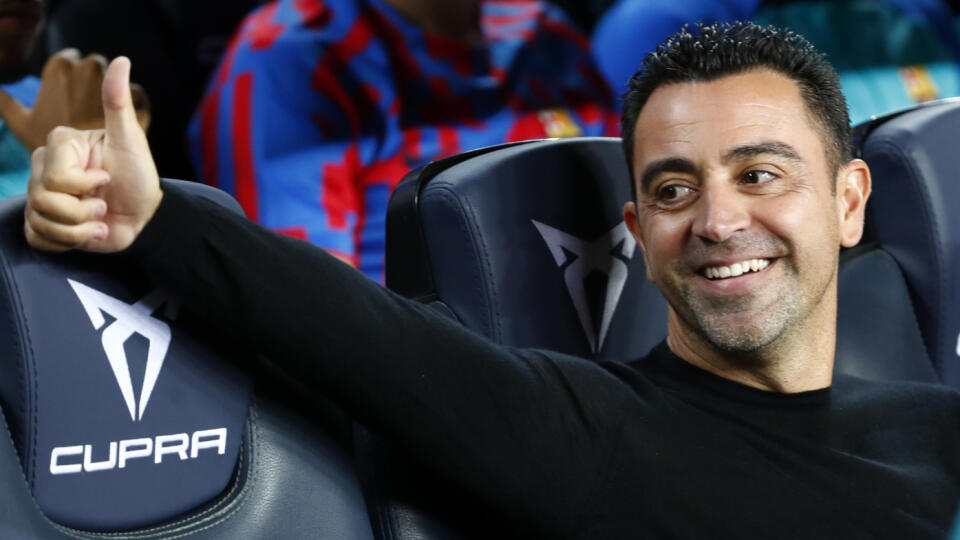 KK33 Barcelona - Tréner FC Barcelony Xavi Hernandez ukazuje palec hore pred záapasom 8. kola španielskej La Ligy FC Barcelona – Celta Vigo 9. októbra 2022 v Barcelone. FOTO TASR/AP
Barcelona's head coach Xavi Hernandez gives a thumbs up before a Spanish La Liga soccer match between FC Barcelona and Celta Vigo at Camp Nou stadium in Barcelona, Spain, Sunday, Oct. 9, 2022. (AP Photo/Joan Monfort)