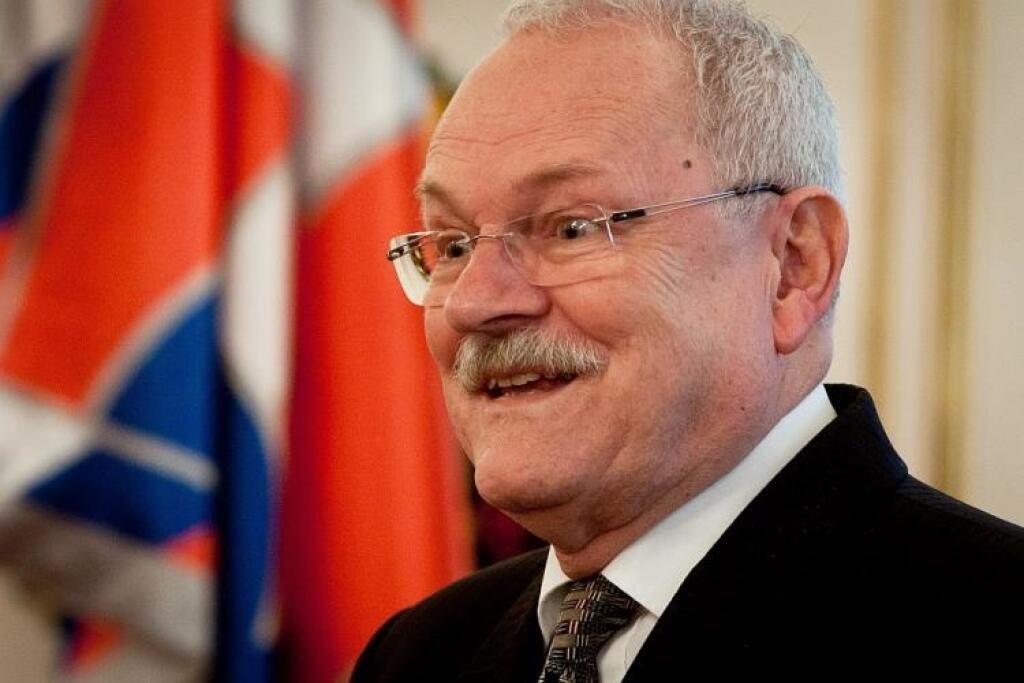 Prezident poslancom Čentéša nevysvetlí, našiel si iný program