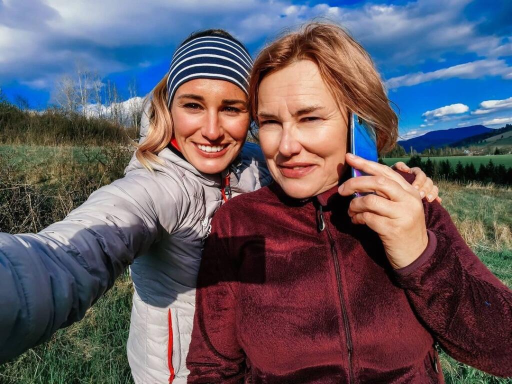 Biatlonistka Paulína Fialková s mamou.