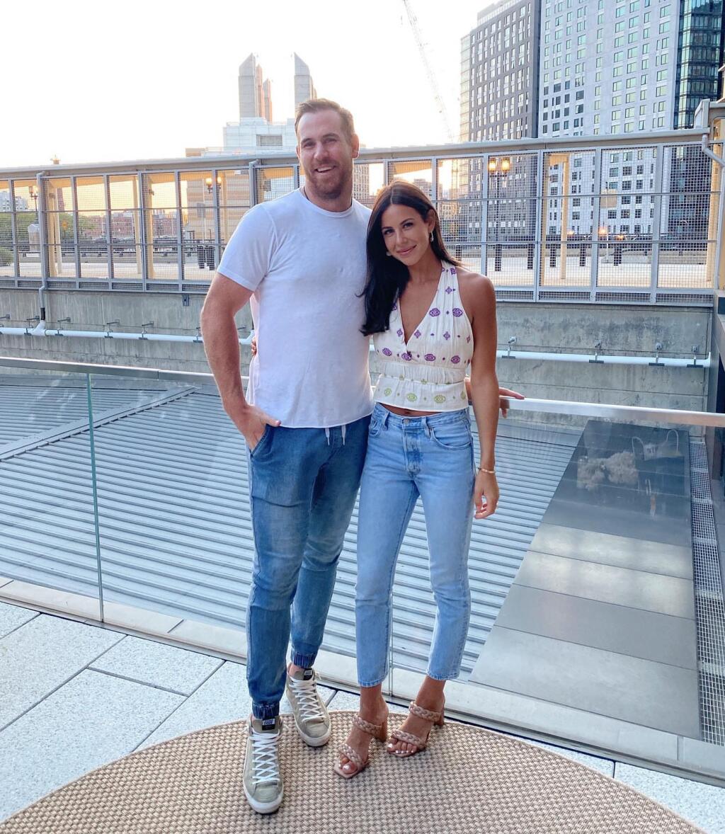 Jimmy Hayes mal s manželkou Kristen jedno dieťa.