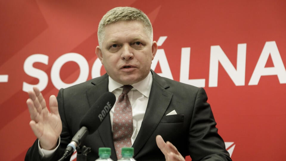 Na snímke predseda strany SMER – sociálna demokracia Robert Fico počas tlačovej konferencie v Bratislave 19. júna 2020. FOTO TASR – Dano Veselský