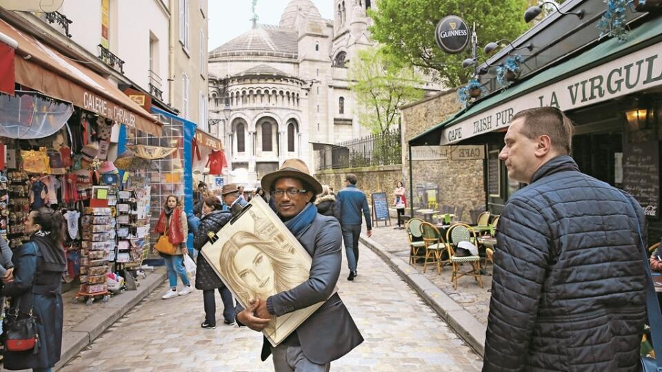 Montmartre: Vychýrené miesto umelcov, kaviarní a bohémskeho života.