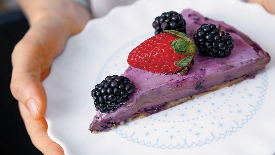 Nepečený čokoládovo-čučoriedkový cheesecake