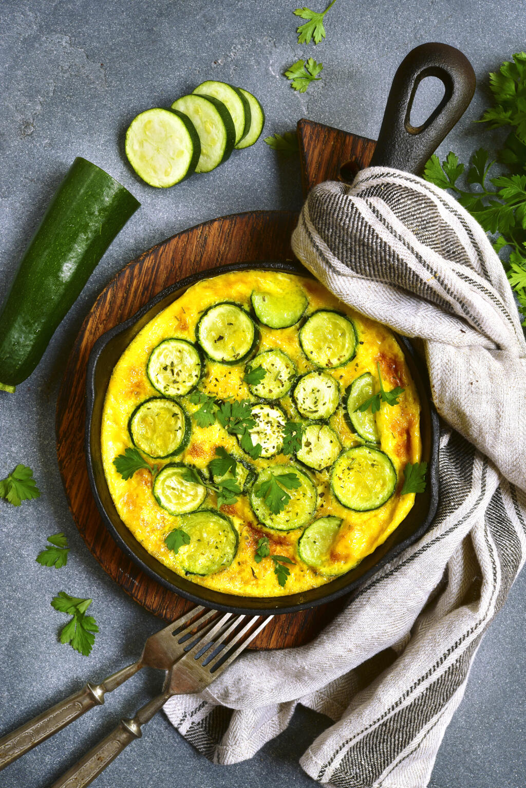 Oven,Baked,Omelette,With,Zucchini,In,A,Cast,Iron,Pan
