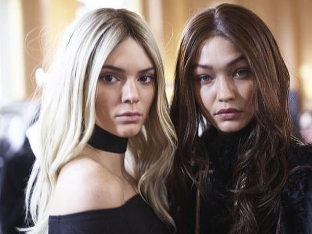 Kendall Jenner s kamarátkou, taktiež modelkou, Gigi Hadid.