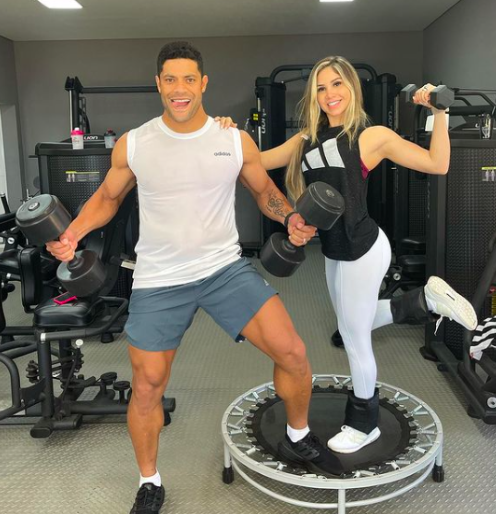 Futbalista Hulk tvorí s neterou svojej exmanželky pár už niekoľko rokokov a dokonca sú aj manželia.