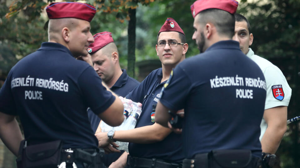 Maďarskí policajti vytvorili so slovenskými spoločné hliadky.