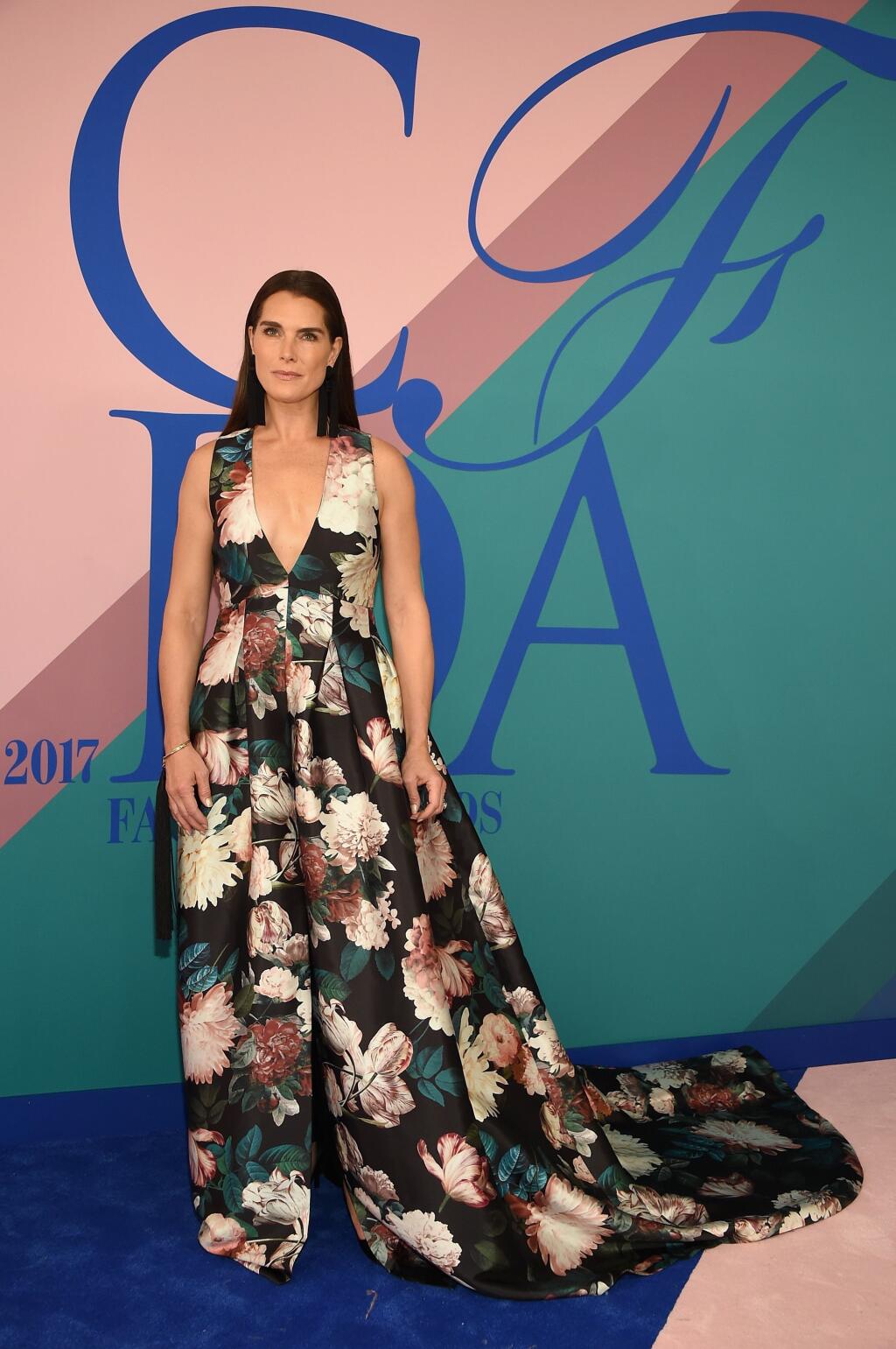 Brooke Shields zažiarila v krásnej róbe.