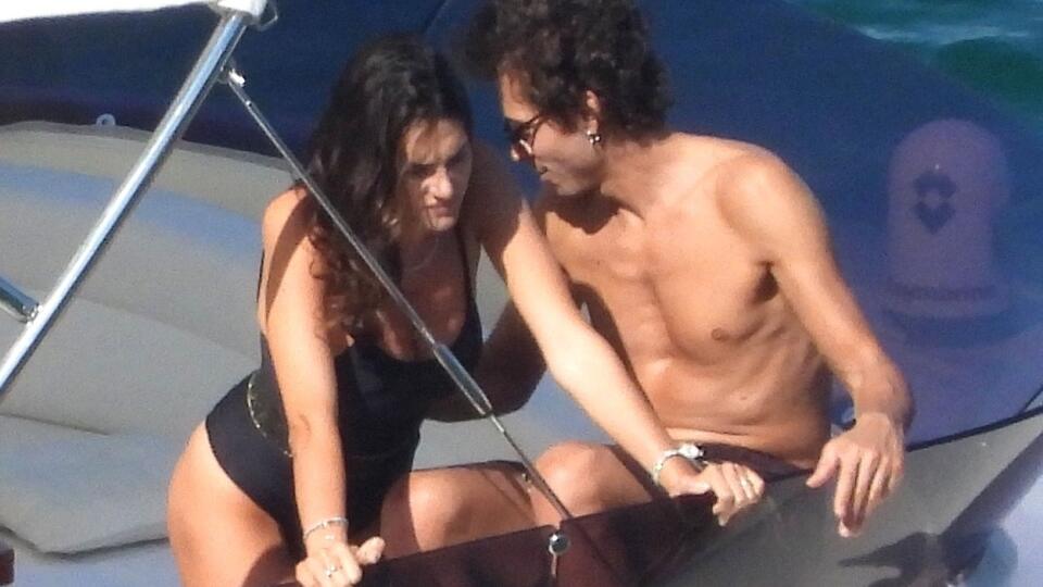Rossi si pred pretekmi odskočil zrelaxovať sa na jachtu s priateľkou Francescou.