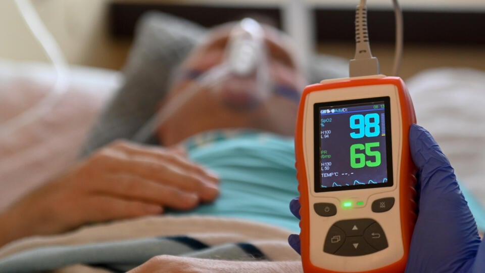 Drvivá väčšina pacientov na oddelení infektológie je neočkovaných. Kým niektorí po nepríjemnej skúsenosti menia svoj postoj, iní túto tému nechcú rozoberať.