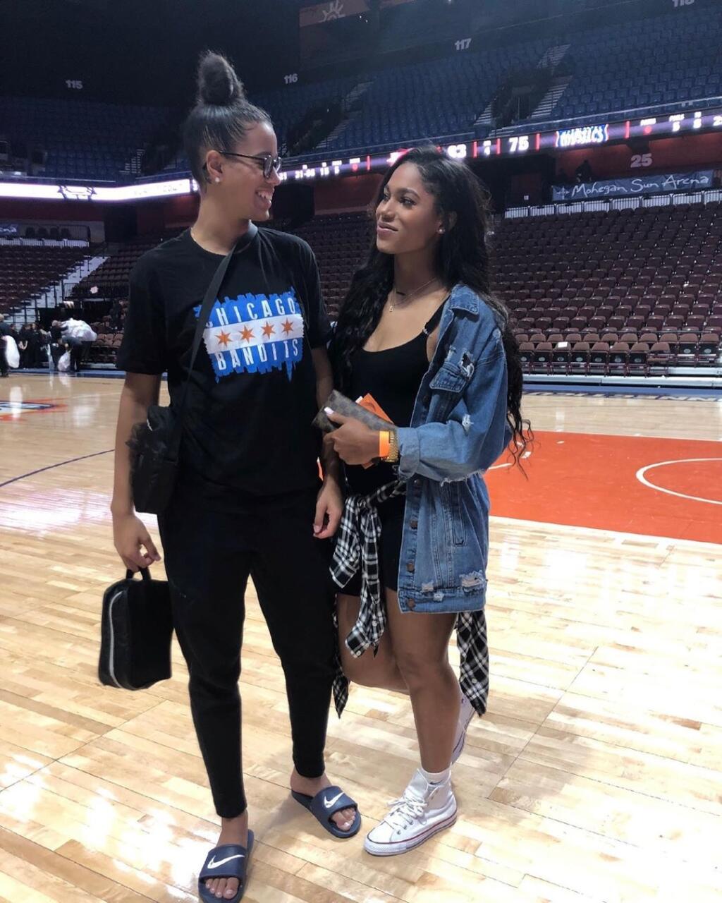 Hráčka Washingtonu Mystics priniesla na Instagram záber, ktorým všetko potvrdili. „Milovať ťa je všetko, čo dokážem,“ napísala Cloudová.