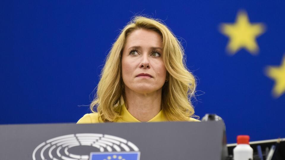 JB 33 Štrasburg - Estónska premiérka Kaja Kallasová počas prejavu v rámci debaty o úlohe EÚ a bezpečnostnej situácii v Európe po ruskej invázii na Ukrajine na plenárnom zasadnutí Európskeho parlamentu v Štrasburgu 9. marca 2021. FOTO TASR/AP
Estonian Prime Minister Kaja Kallas delivers a speech during a debate on EU's role and the security situation of Europe following the Russian invasion on Ukraine, at the European Parliament in Strasbourg, eastern France, Wednesday, March 9, 2022. (AP Photo/