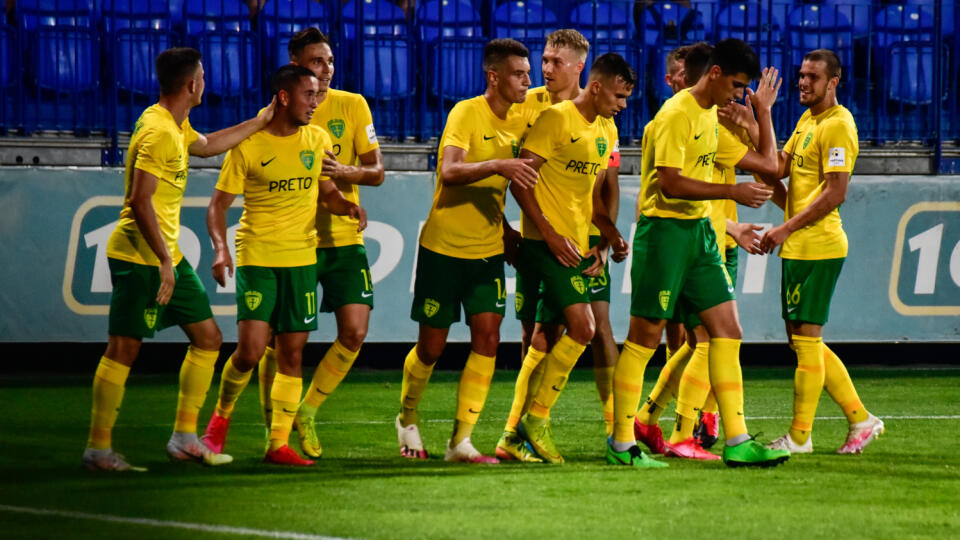 Na snímke radosť hráčov MŠK Žilina počas 1. kola futbalovej Fortuna ligy 2020/2021 v zápase medzi FK Senica - MŠK Žilina 8. augusta 2020 v Senici. FOTO TASR - Róbert Fritz