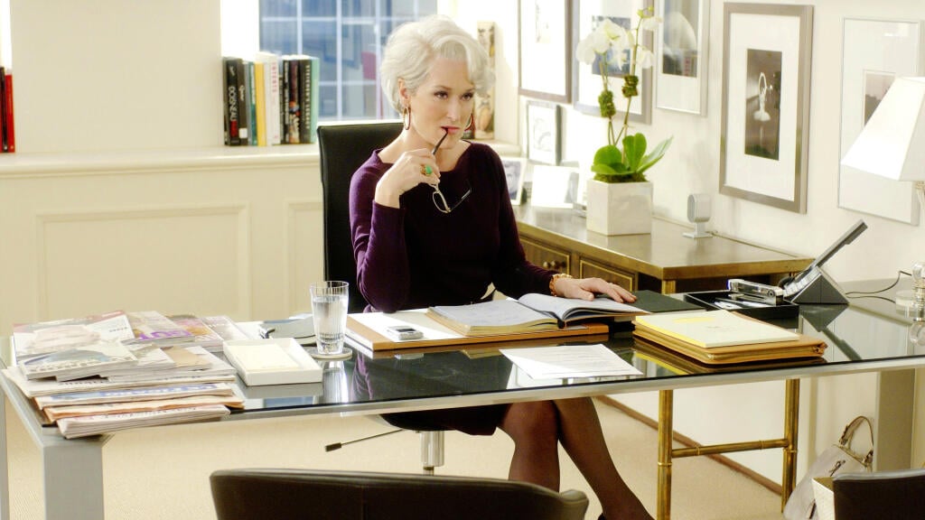 Meryl Streep ako prísna šéfredaktorka Miranda vo filme Diabol nosí Pradu.
