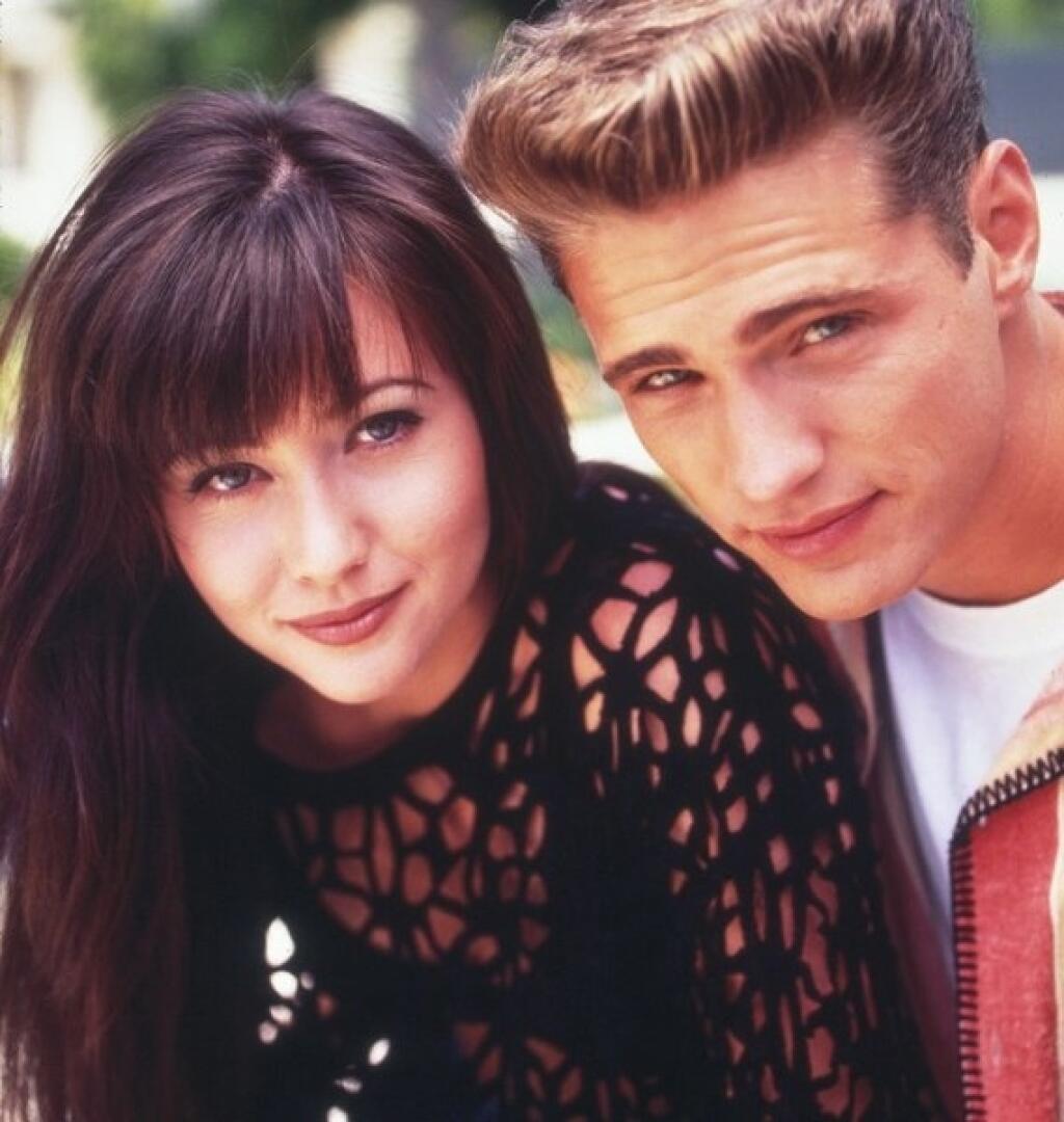 Shannen Doherty ako Brenda spolu so svojím seriálovým bratom - dvojičkou Brandonom alias Jasonom Priestleym.