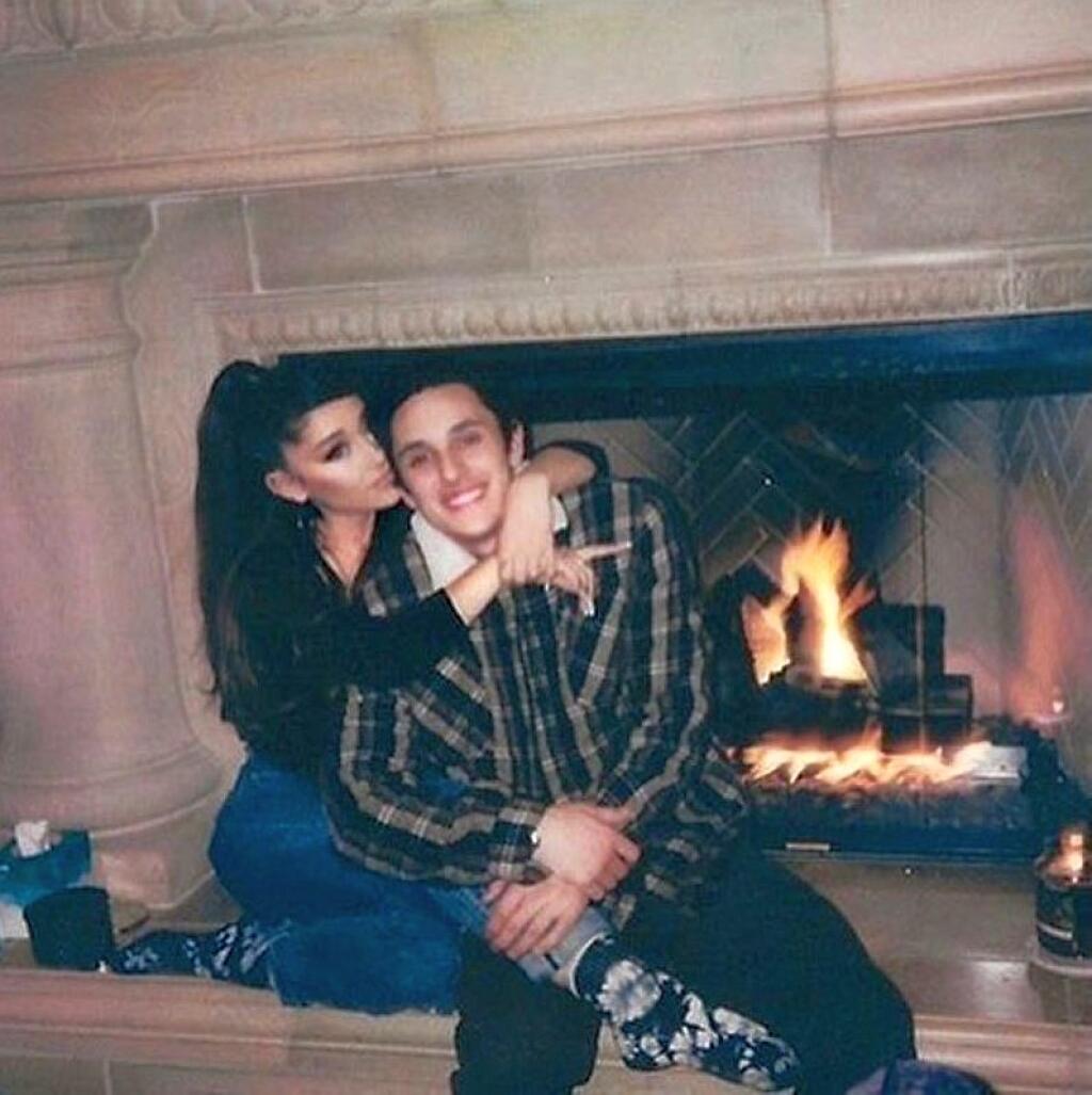 Superúspešná Ariana Grande (28) a jej čerstvý manžel Dalton Gomez (25) si krátko po svadbe užili romantiku vo dvojici v holandskom Amsterdame. Celý čas sa zodpovedne chránili rúškami.
