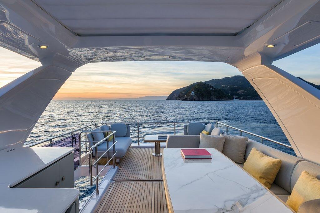 Jachta s menom Aluminia je doslova prešpikovaná luxusom.