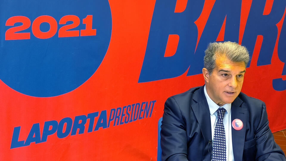 KK35 Barcelona - Joan Laporta, kandidát na prezidenta španielskeho futbalového klubu FC Barcelona hovorí počas rozhovoru pre agentúru Associated Press v Barcelone 27. decembra 2020. O post prezidenta španielskeho futbalového klubu FC Barcelona zabojujú Joan Laporta, Victor Font a Toni Freixa. Informoval o tom vo štvrtok 14. januára 2021 dočasný manažment