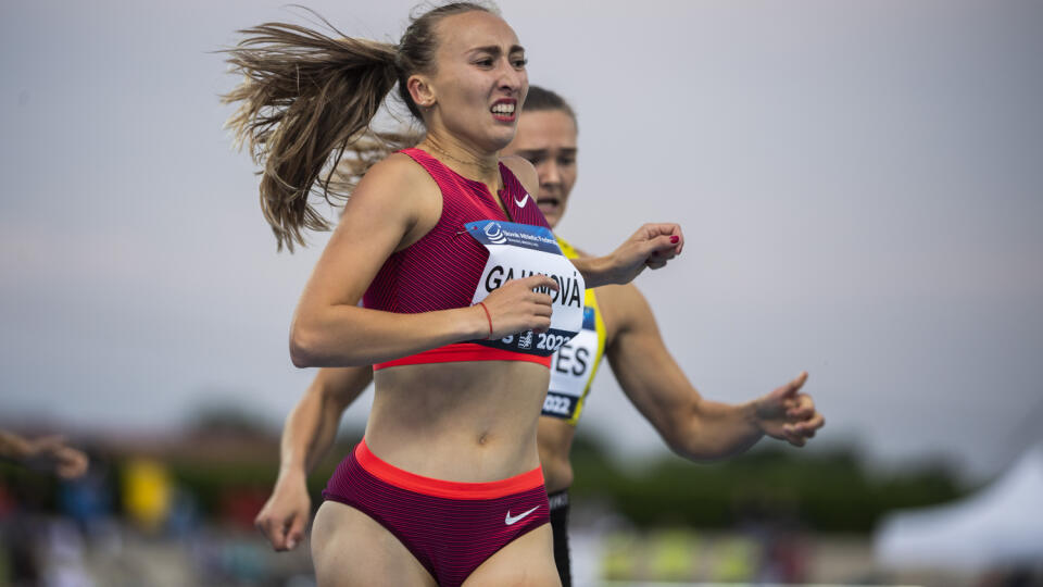 Na snímke slovenská bežkyňa Gabriela Gajanová v behu na 800 m žien počas 57. ročníka atletického mítingu P-T-S v Šamoríne 9. júna 2022. FOTO TASR - Jaroslav Novák