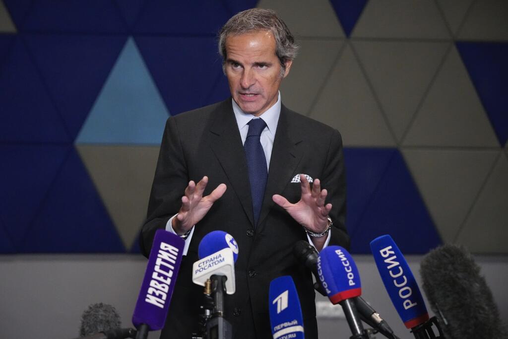 AZ33 Kaliningrad - Na snímke šéf Medzinárodnej agentúry pre atómovú energiu (MAAE) Rafael Grossi odpovedá na otázky médií v ruskom Kaliningrade 6.septembra 2024. FOTO TASR/AP


International Atomic Energy Agency (IAEA) Director General Rafael Mariano Grossi speaks to the media after his talks with Rosatom State Atomic Energy Corporation Director General Alexey Likhachev in Kaliningrad, Russia, on Friday, Sept. 6, 2024. (AP Photo/Alexander Zemlianichenko)