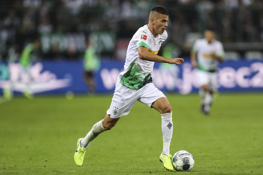 16./15.) László Bénes - 1,5 milióna eur. Tento 21-ročný záložník je hráčom nemeckej Borussie Mönchengladbach.