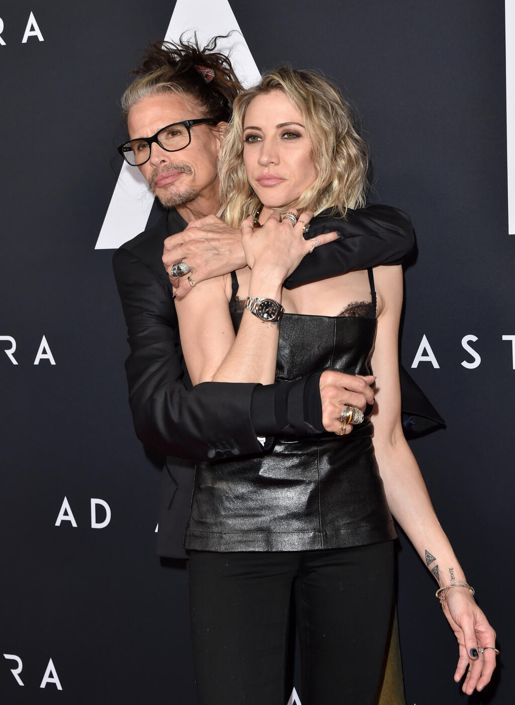 Steven Tyler so svojou mladučkou partnerkou. Amy Ann Preston je od svojej lásky o 41 rokov mladšia.