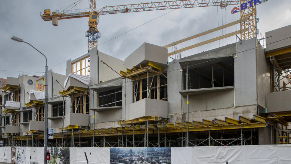 Na snímke je stavba projektu Nová Vajnorská na Vajnorskej ulici v Bratislave.