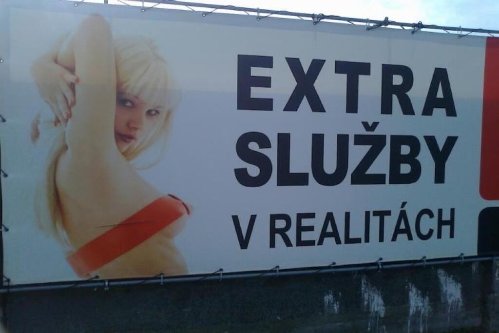 Sexi modelky na sexistických bilbordoch dostali červenú