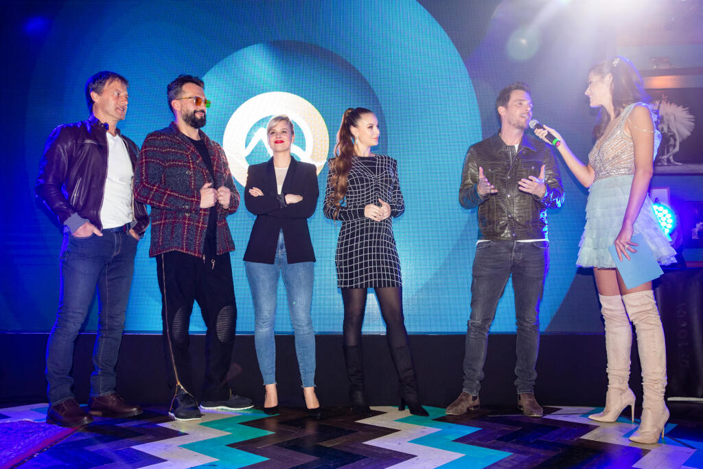 SuperStar párty v jednom z bratislavských podnikov. Na snímke Marián Čekovský, Patricie Pagáčová, Monika Bagárová, Pavol Habera, Leoš Mareš a Jasmina Alagič Vrbovská.