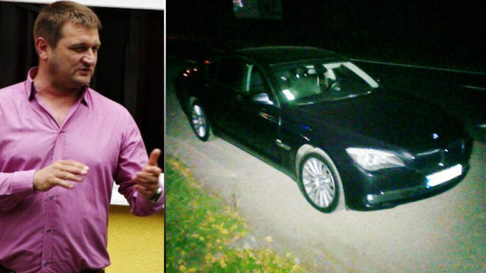 STAROSTA: Odmietol sa vyjadriť k incidentu s políciou. Vpravo starostovo auto na ktorom jazdil aj bez vodičáka.