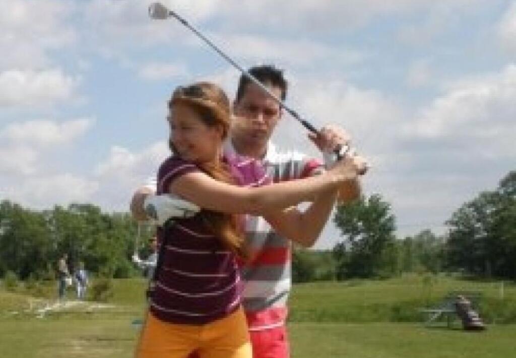 So zdedenou výbavou po otcovi učil pred rokmi Dušan sestru Alexandru hrať golf.