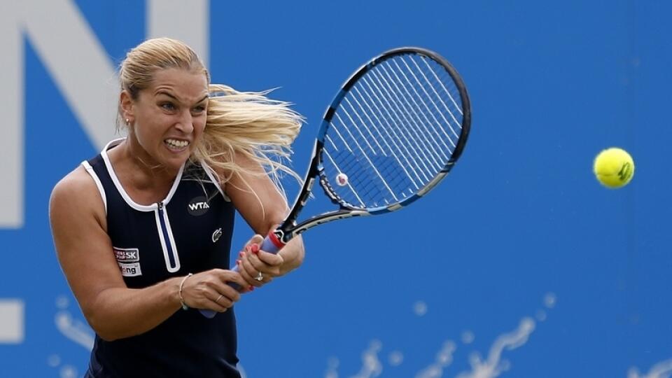 Dominika Cibulková postúpila na trávnatom turnaji v Eastbourne už do štvrťfinále.