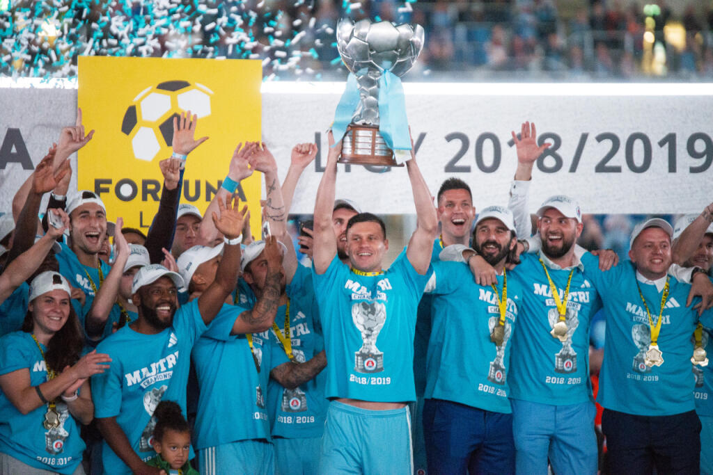 Futbalisti bratislavského Slovana sa vlani takto tešili z majstrovského titulu.