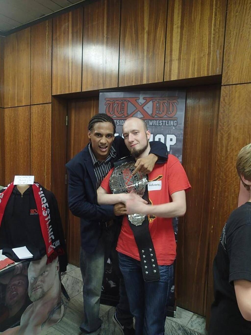Róbert Krupár sa stretol s viacerými hviezdami zo sveta wrestlingu a niekoľkokrát bol aj na slávnej Wrestlemanii.