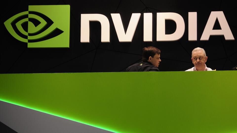 KK43 archív Barcelona - Na archívnej snímke z 27. februára 2014 ľudia v stánku firmy Nvidia na výstave mobilných zariadení a technológií - Mobile World Congress 2014 v Barcelone. Prevzatie britskej firmy ARM, ktorá navrhuje architektúru čipov, koncernom Nvidia sa s najväčšou pravdepodobnosťou neuskutoční. FOTO TASR/AP
FILE - People gather in the Nvidia booth at the Mobile World Congress mobile phone trade show Thursday, Feb. 27, 2014 in Barcelona, Spain. The Federal Trade Commission on Thursday