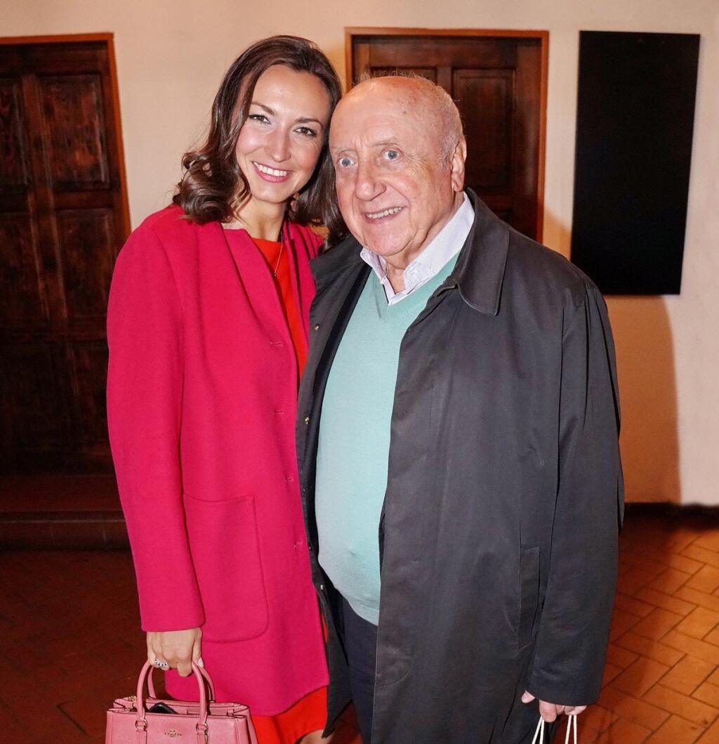Felix Slováček (75) a jeho milenka Lucie Gelemová (34) radi zvyknú zavítať na spoločenské akcie a inak to nebolo ani teraz.